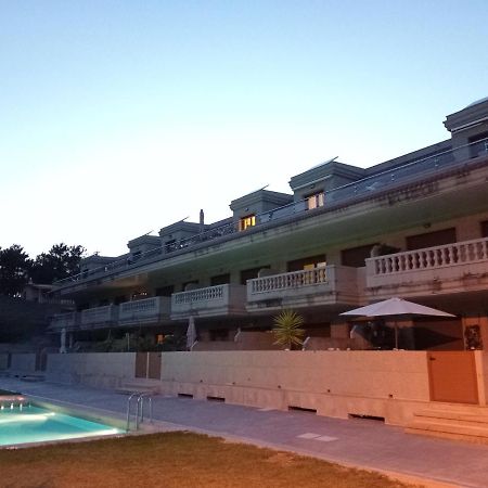 Atico A 3 Km De Sanxenxo Con Piscina Y Garaje Apartment Luaran gambar